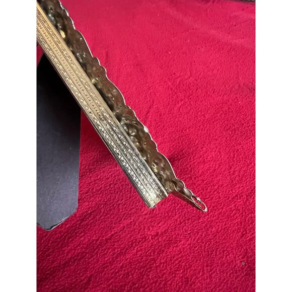 vintage MCM gold tone metal embossed decretive picture frame photo 5x7 - Picture 4 of 7